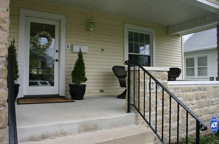 1st image of 1278 W 1st Ave