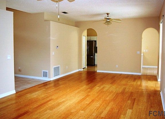4th image of 126 Bridgehaven Dr