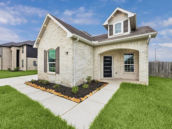 2nd image of 317 Merlot Dr