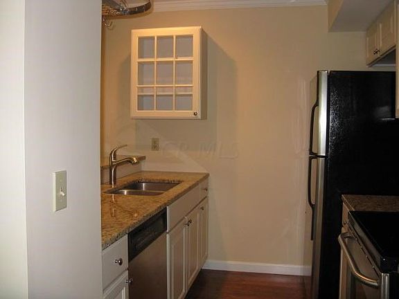 5th image of 1577 Arlington Ave Unit B