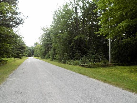 2nd image of 5030 Woodland Dr