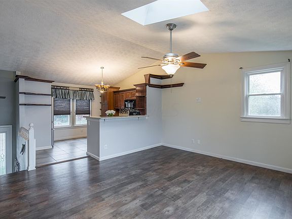 5th image of 4889 Wallington Dr