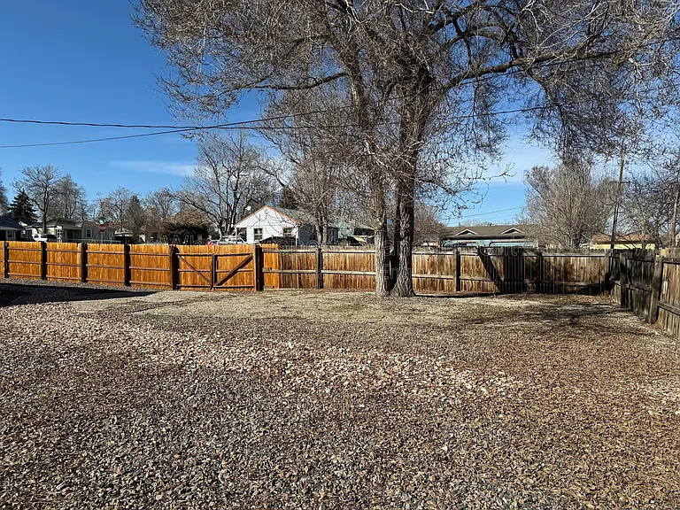 102 S Newton St — Photo 37