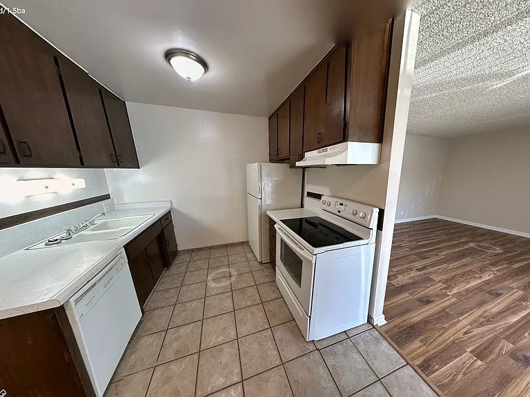 1901 Henry St #1 — Photo 7