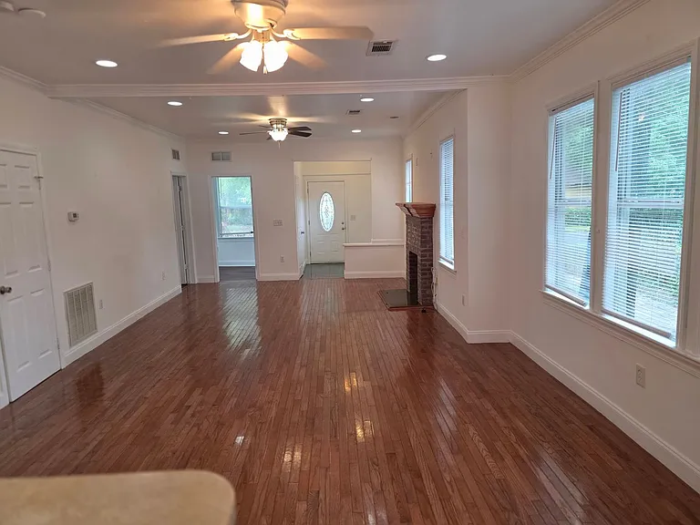 2675 Ernest St — Photo 8