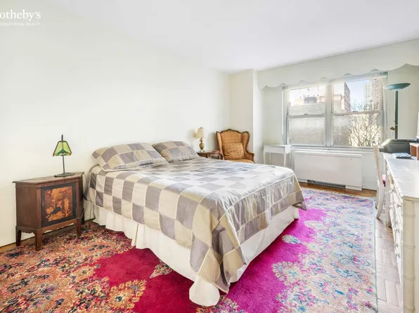 360 East 72nd Street image 5 of 9