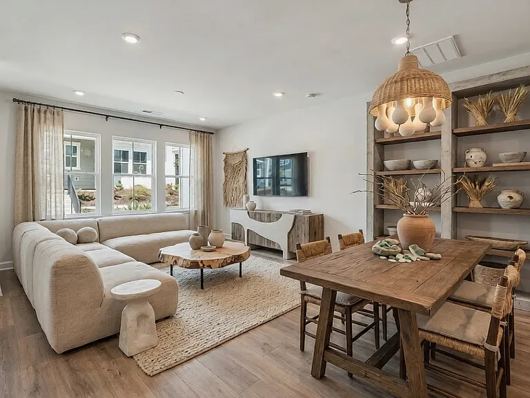 204 Solaire Aly — Photo 4