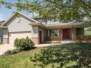 4749 White Pine Dr NW, Rochester, MN 55901