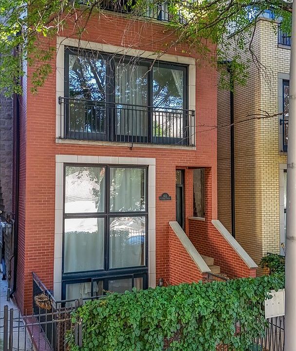 1st image of 613 N Noble St Unit 2