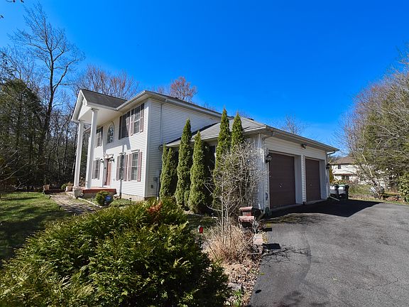 4th image of 2570 Country Club Dr