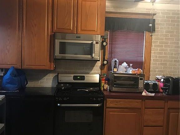 5th image of 123 Durham Ave