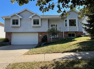 5301 Elk Ridge Rd, Lincoln, NE 68516