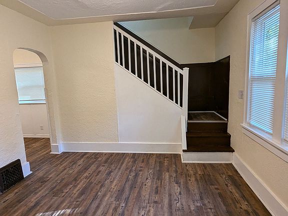 4th image of 3112 Waalkes St