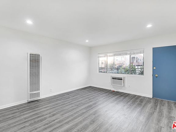 4th image of 1630 N Harvard Blvd #1