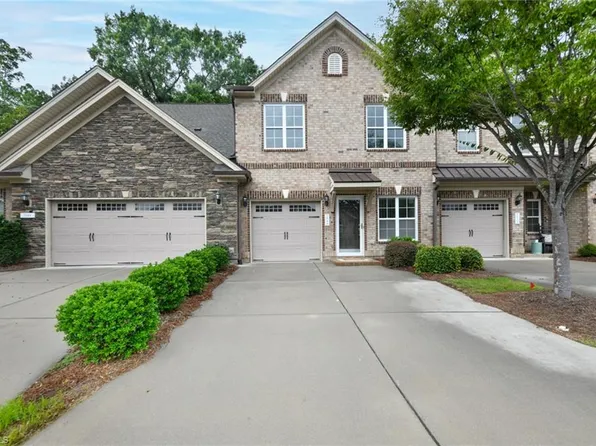 2048 Chandler Village Dr, Graham, NC 27253