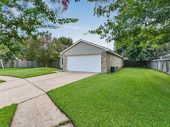2nd image of 4111 Coral Meadow Ct