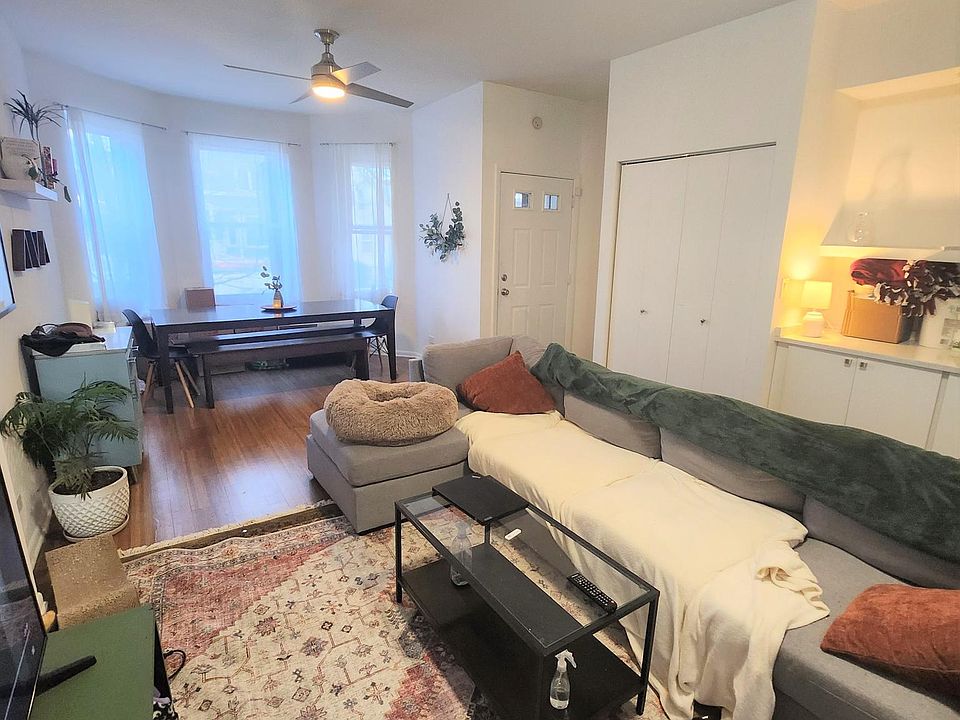 1st image of 2842 N Sacramento Ave APT 1