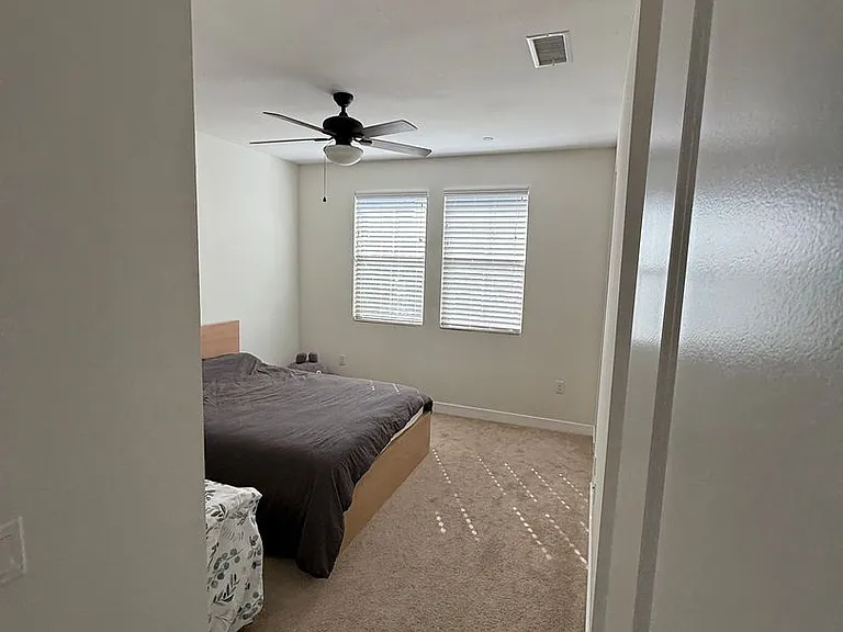 909 Brown St — Photo 12