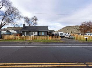 12 SW 2nd St, Madras, OR 97741