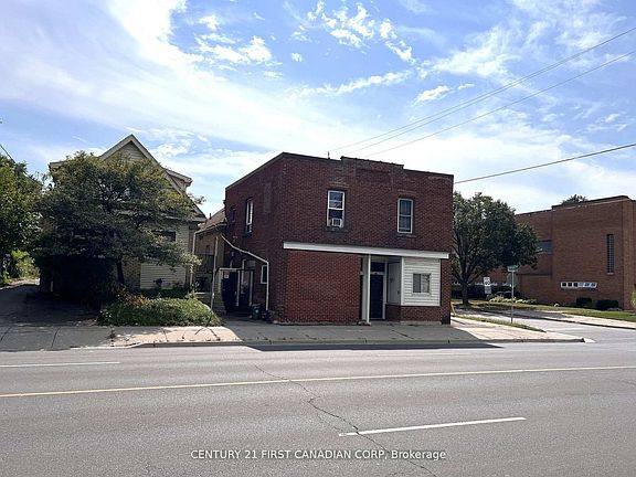 5th image of 1267 Dundas St