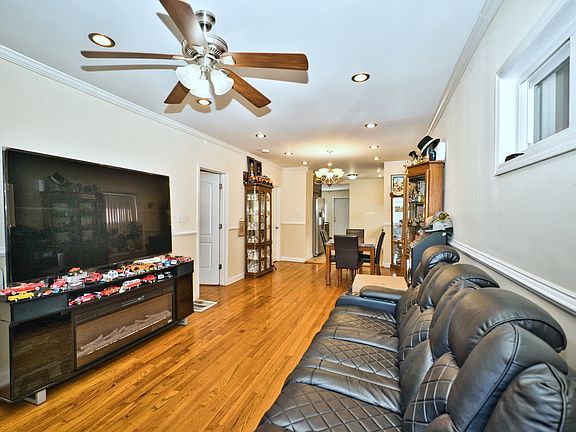 5th image of 407 S 22nd Ave