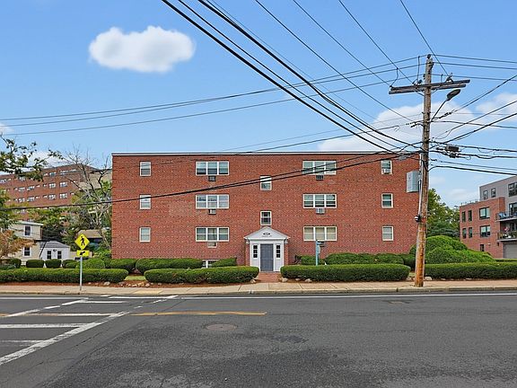 3rd image of 1185 Adams St APT 17