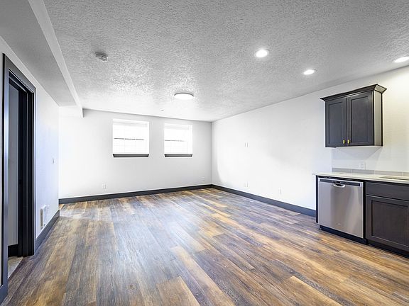 4th image of 601 S Wynooski St #102