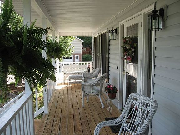 Large Front Porch With Swing