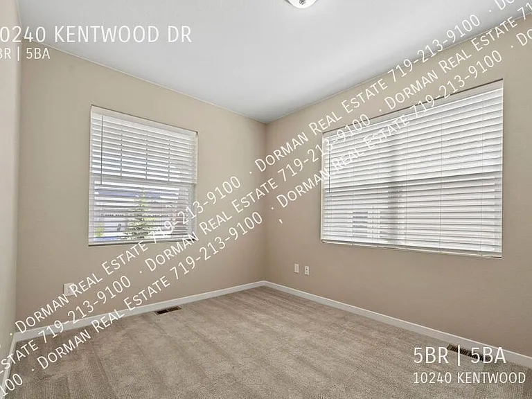 10240 Kentwood Dr — Photo 19