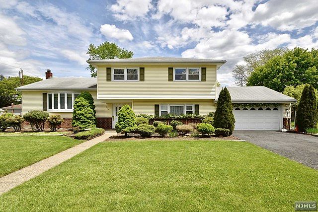 1st image of 378 Loretta Dr