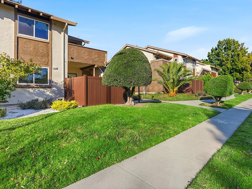 1st image of 152 Hackamore Ln