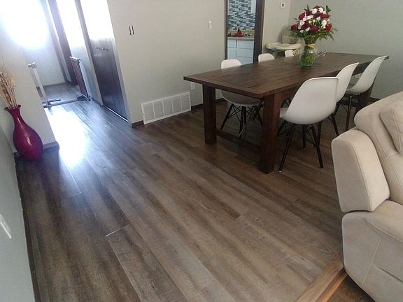 Livingroom / Dining Area