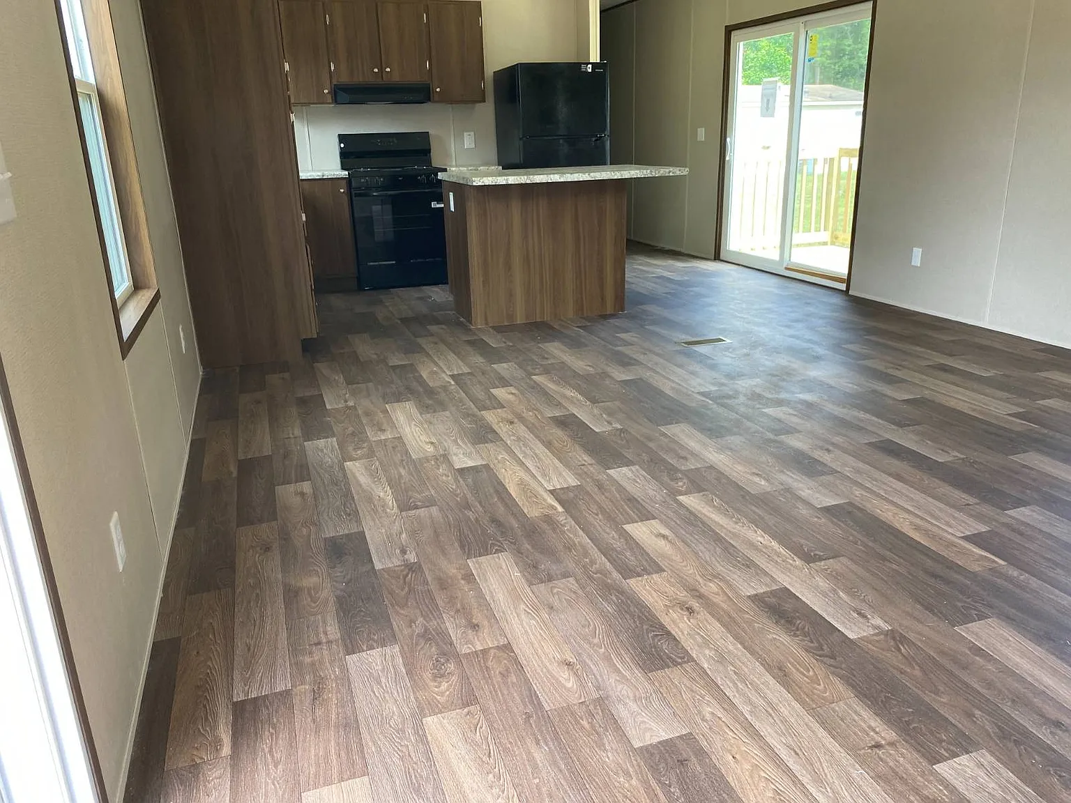 3 bed, 2.0 bath, 1140 sqft, $1,250 — Photo 2