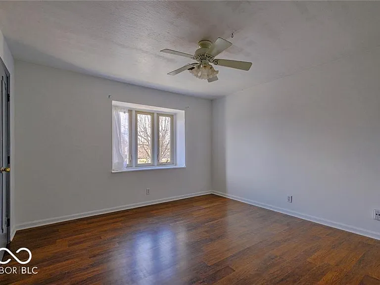 8527 Canterbury Sq E — Photo 11