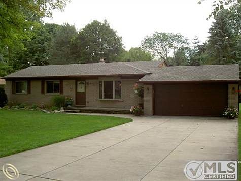 Beautiful Livonia ranch