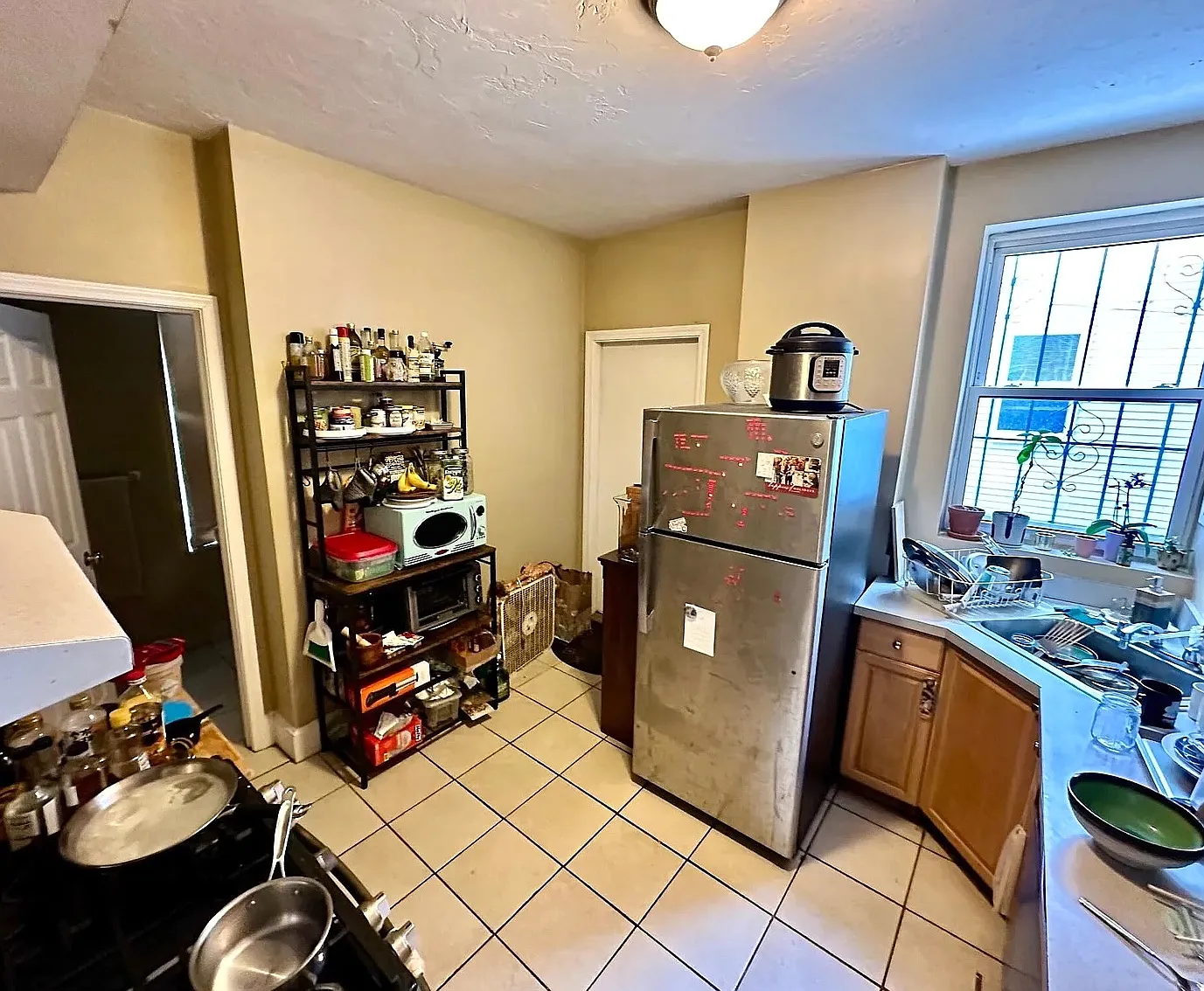3 bed, 2.0 bath, $4,260 — Photo 2