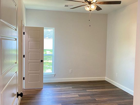4th image of 806 S Audubon Place Ave