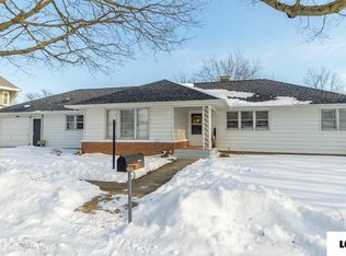 105 SW 3rd St, Atlanta, IL 61723