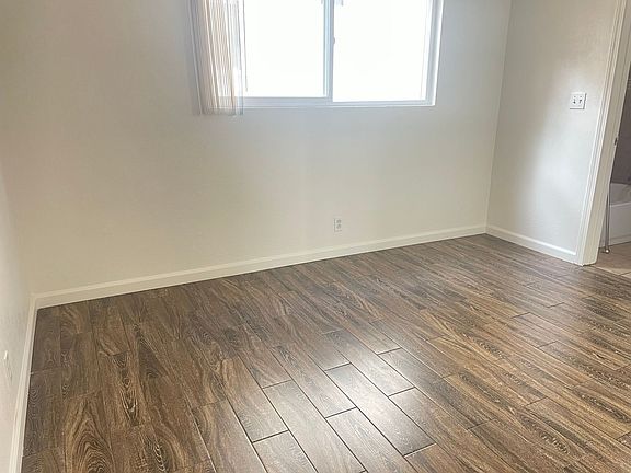 5th image of 1011 & 1007 Center Ave #A