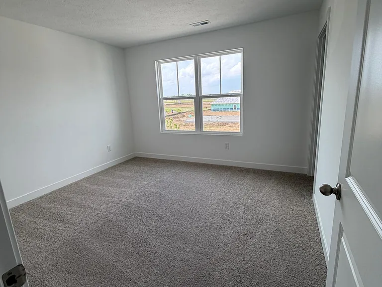 1559 Albatross St — Photo 13
