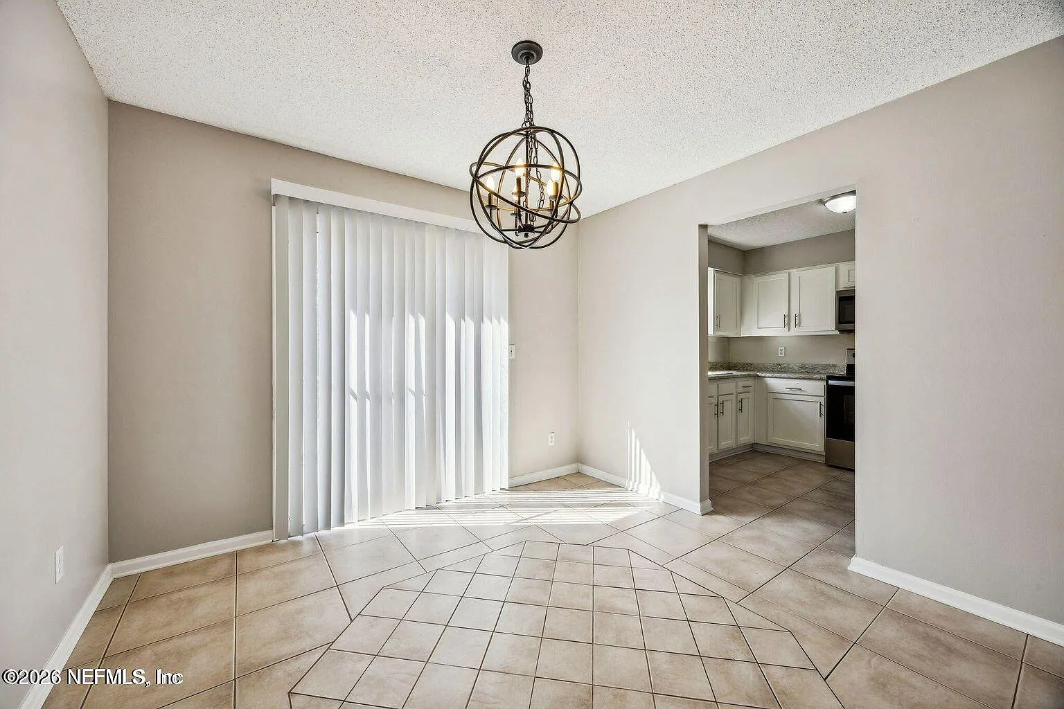 3 bed, 2.0 bath, 1767 sqft, $2,100 — Photo 3