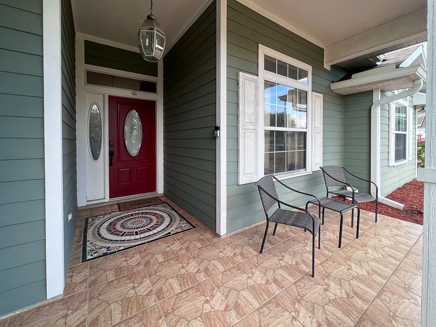 Pet Friendly 3BR/2BA Home on 1 acre in SW Gainesville - available Mid-October! — Photo 3