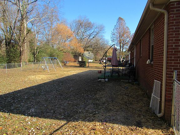 3rd image of 1333 Meadowbrook Dr