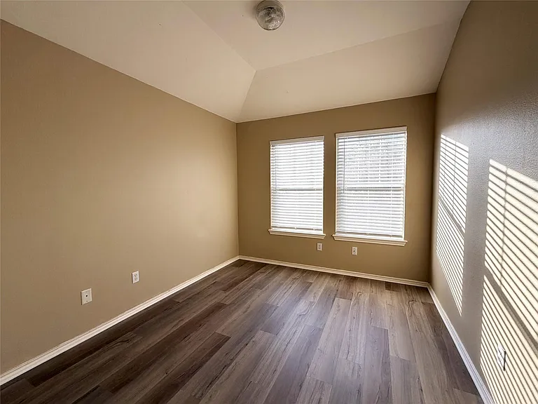 800 Bull Creek Pkwy — Photo 23
