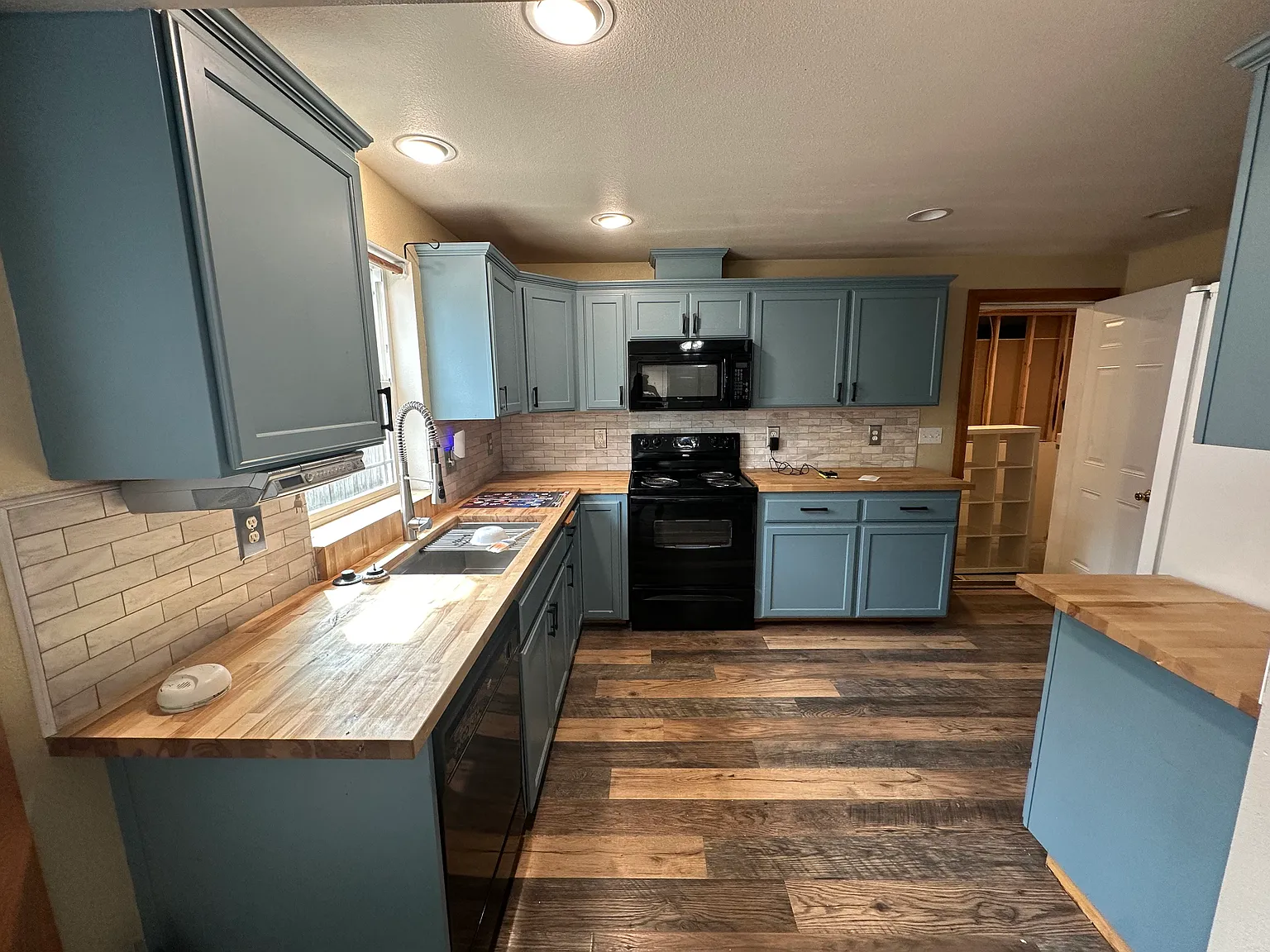 3 bed, 1103 sqft, $2,600 — Photo 2