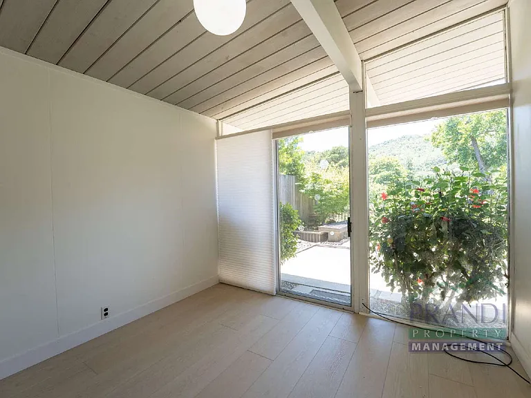 1221 Idylberry Rd — Photo 7