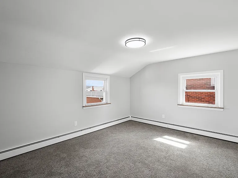 826 Miller Ave — Photo 12