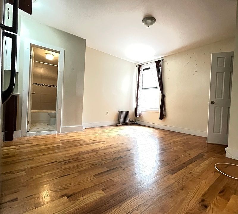 1st image of 642 Hancock St #2E