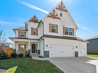 1217 SW Arborway Dr, Lees Summit, MO, 64082