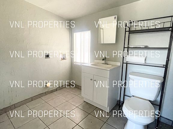 4th image of 720 N Tornillo St